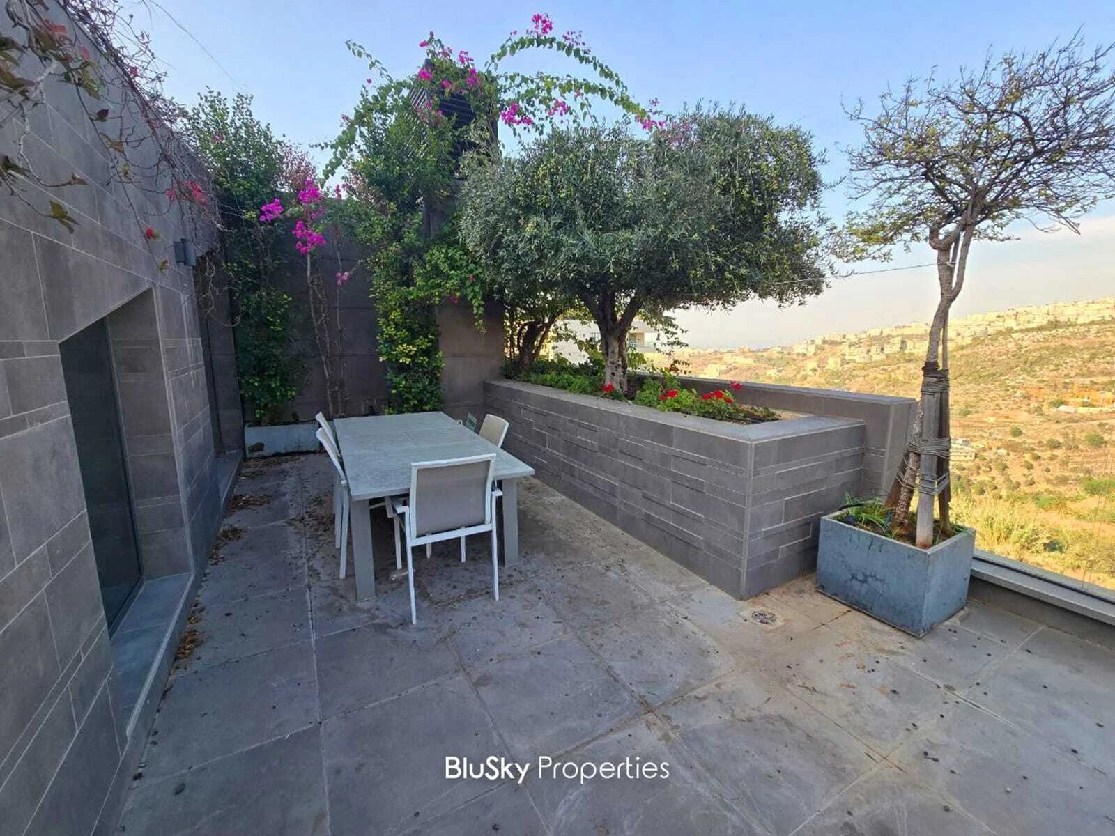 Duplex 350m² Terrace for Rent in Louaizeh — photo 3