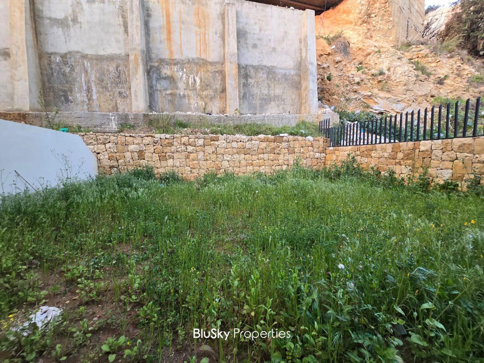 Apartment 110m² Garden for Rent in Mansourieh — الصورة 3