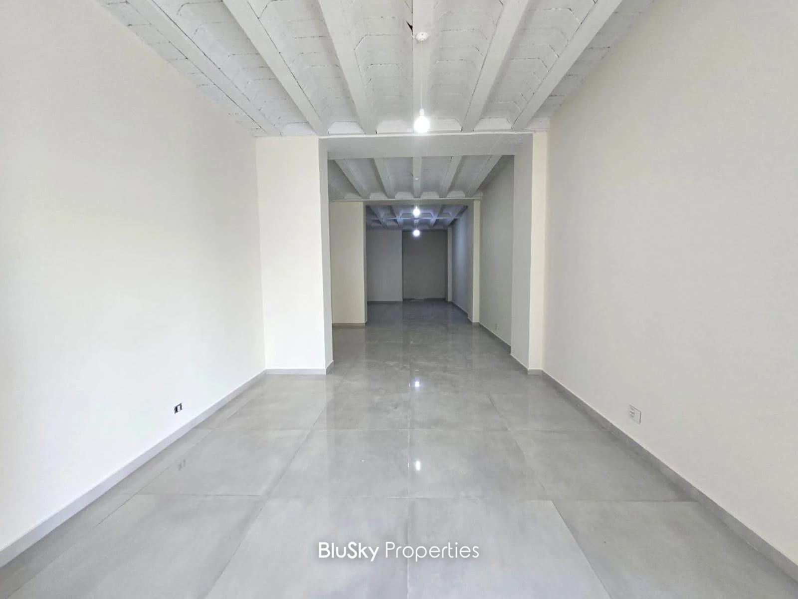 Shop 100m² Terrace for Rent in Mansourieh — photo 4