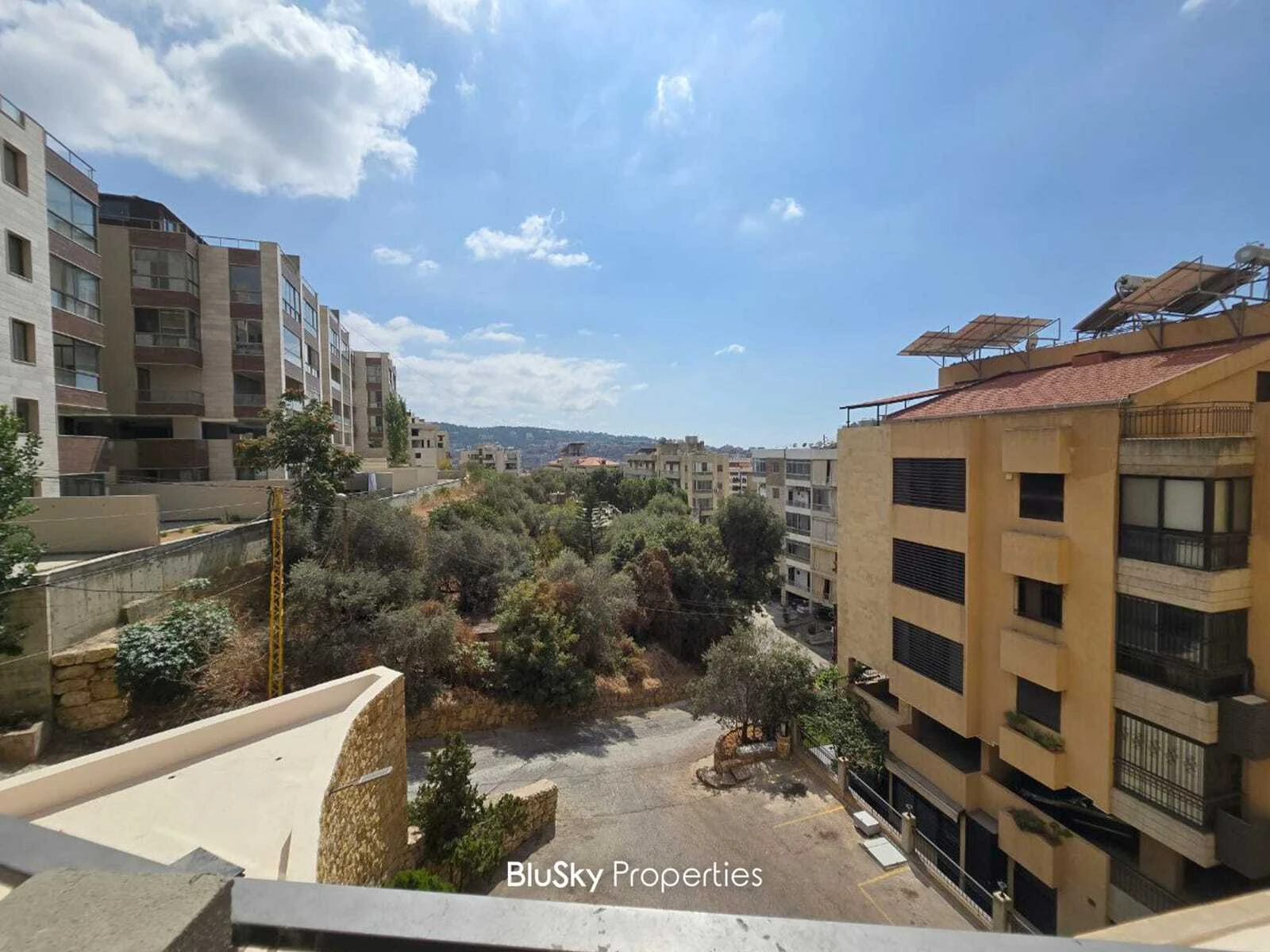 Apartment 100m² Terrace for Sale in Mansourieh — photo 2