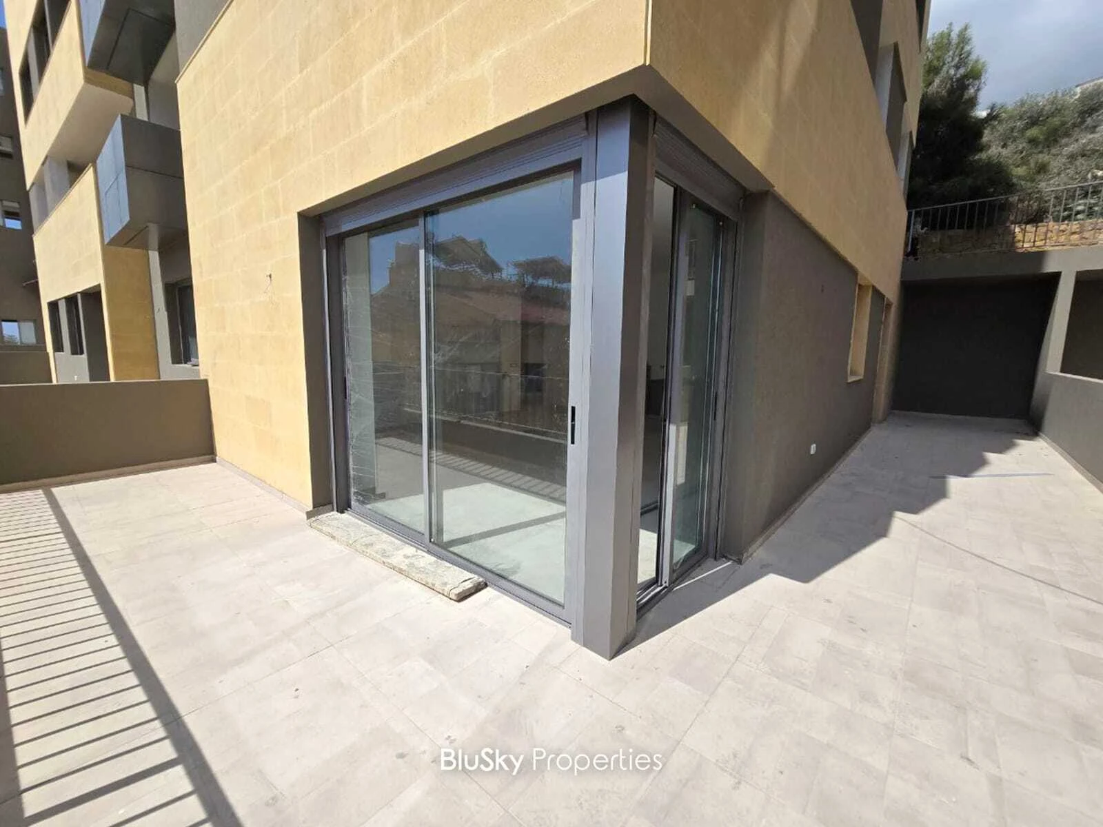 Apartment 100m² Terrace for Sale in Mansourieh — photo 4