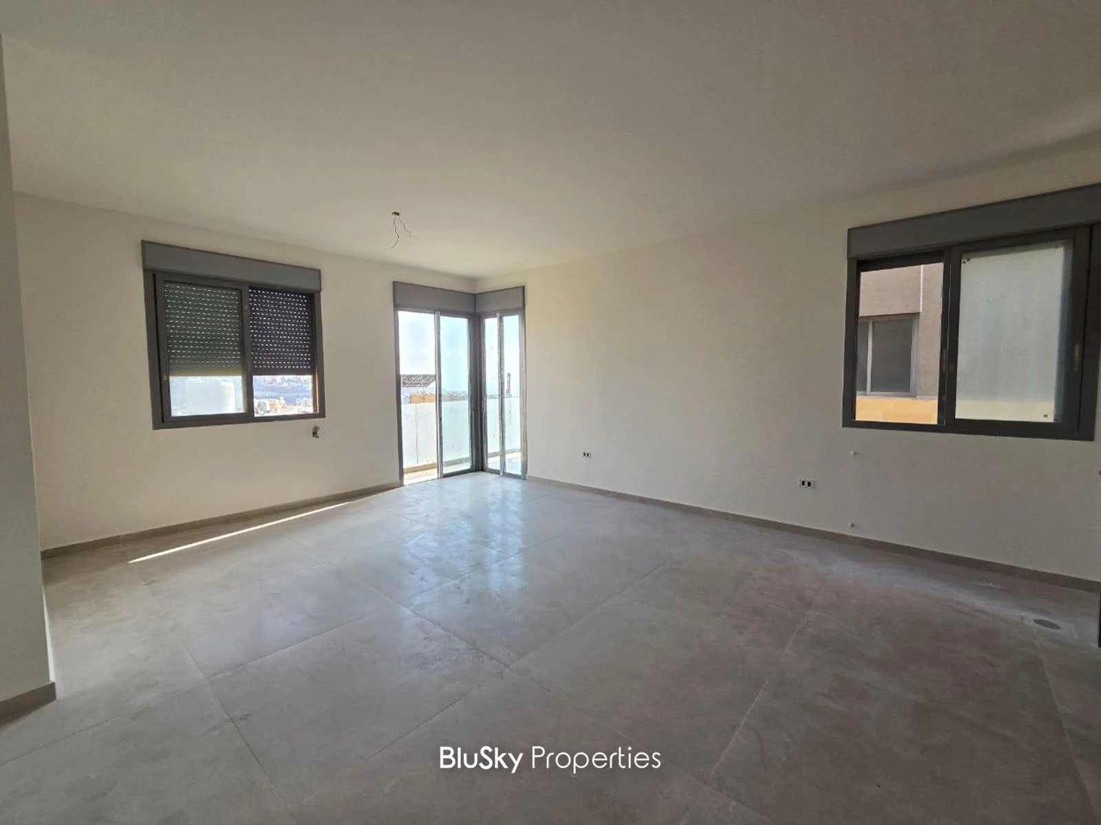 Apartment 105m² Sea View for Rent in Mansourieh
