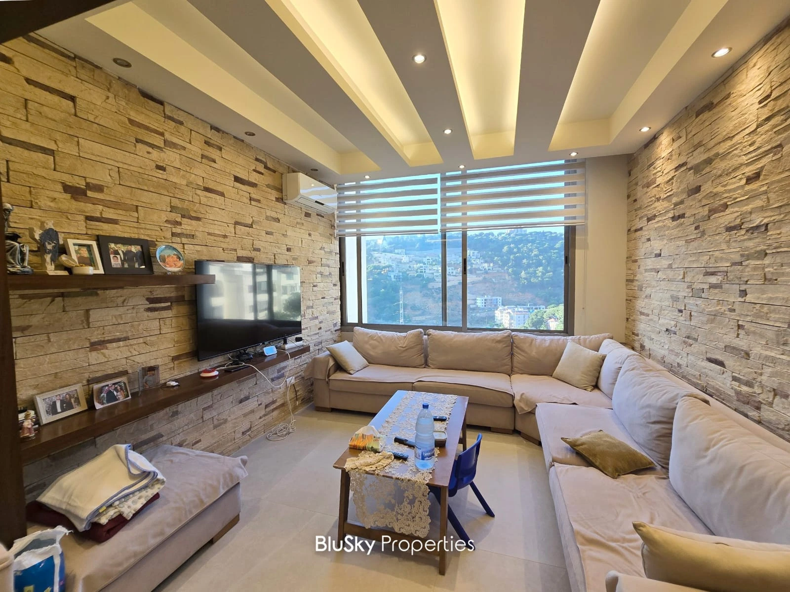 Apartment 106m² with Mountain View for Sale in Mansourieh