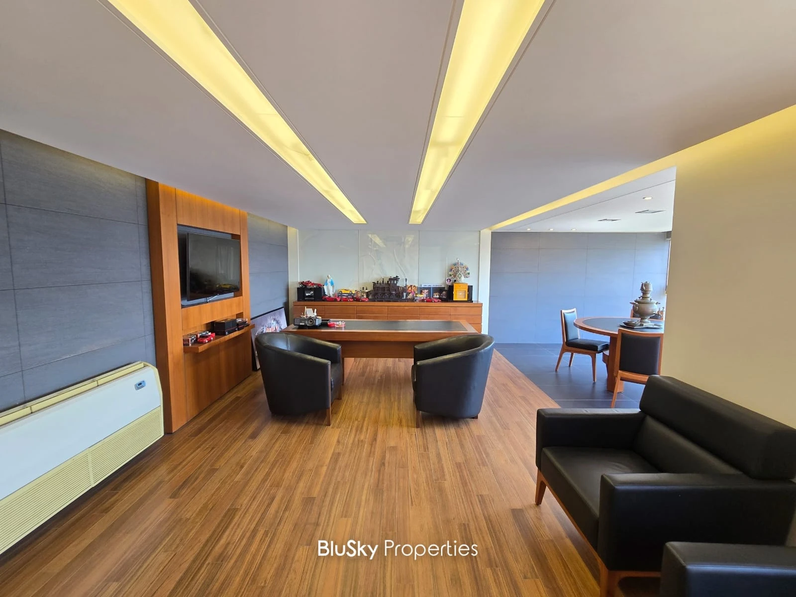 Office 110m² for Sale in Mansourieh