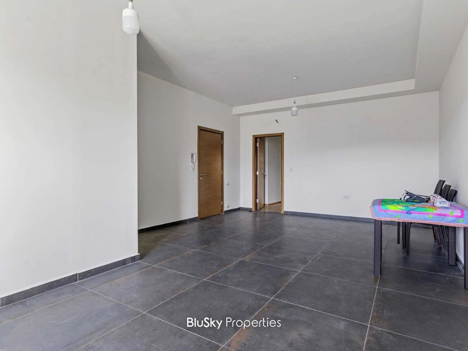 Apartment 110m² with Terrace for Sale in Mansourieh — الصورة 3