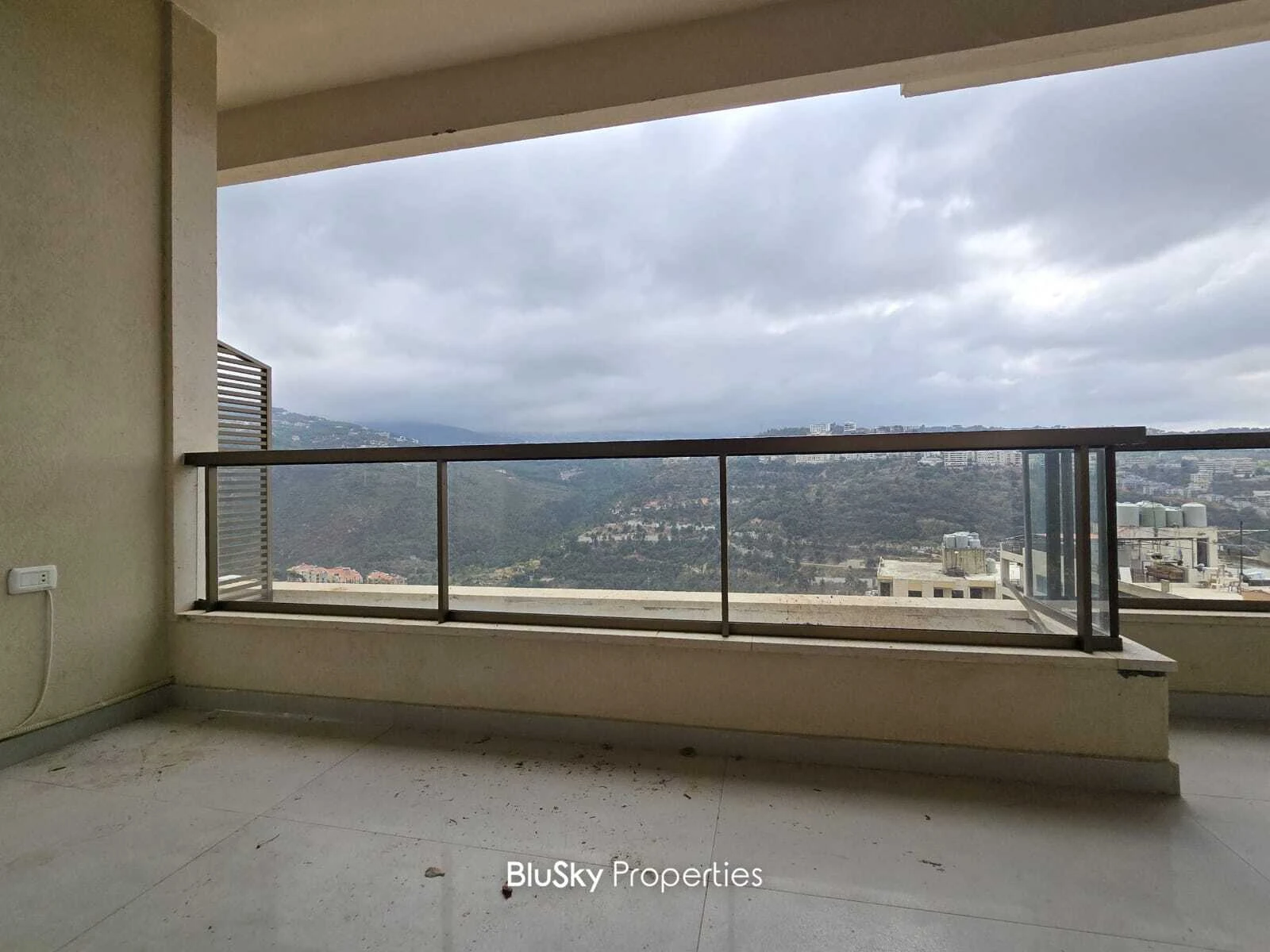 Apartment 110m² Garden for Sale in Mansourieh — photo 2