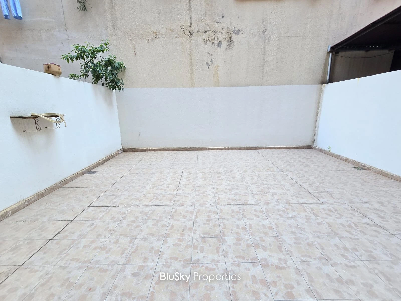 Apartment 115m² with Terrace for Sale in Mansourieh — photo 3