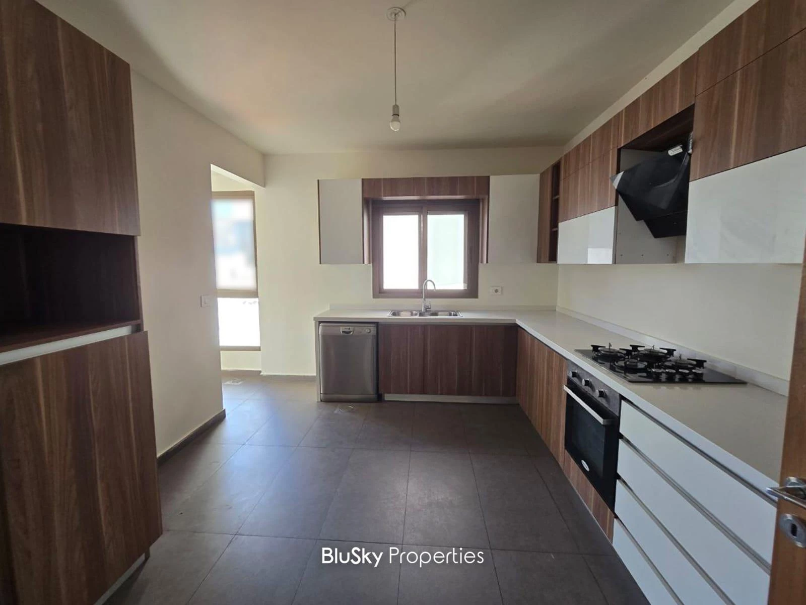 Apartment 150m² Sea View for Rent in Mansourieh — photo 3