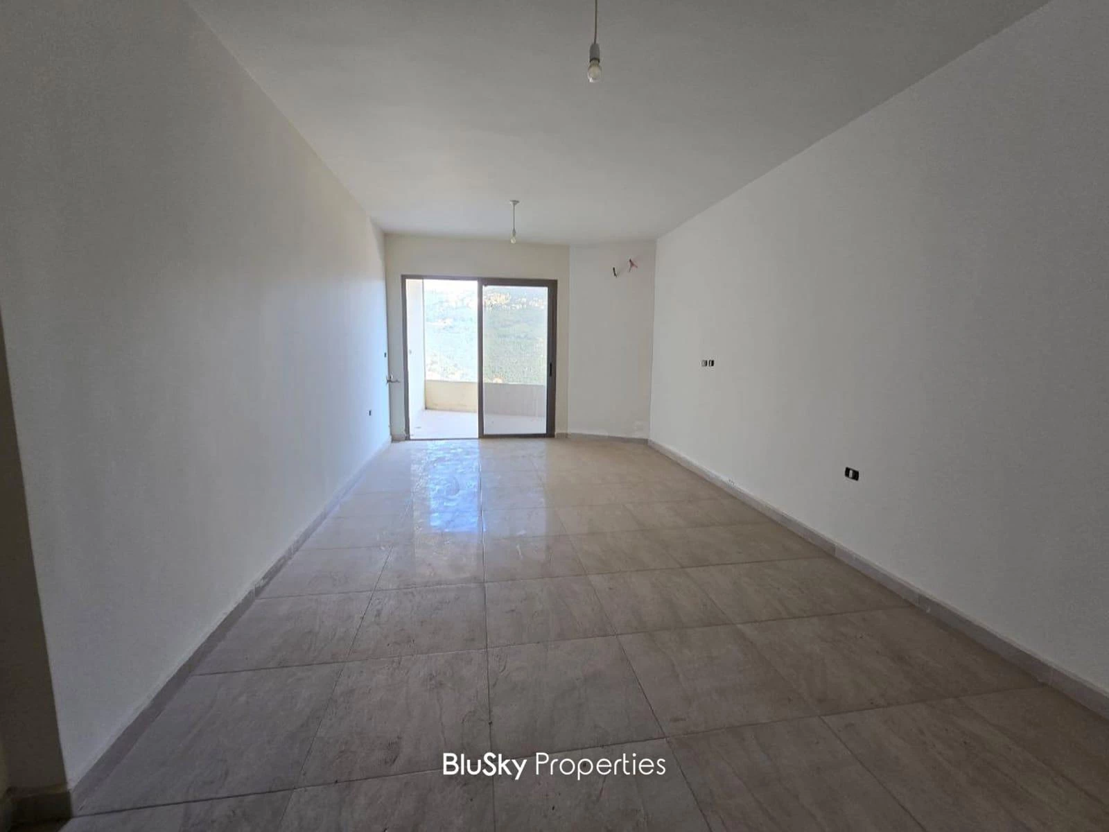 Apartment 150m² Mountain View for Sale in Mansourieh