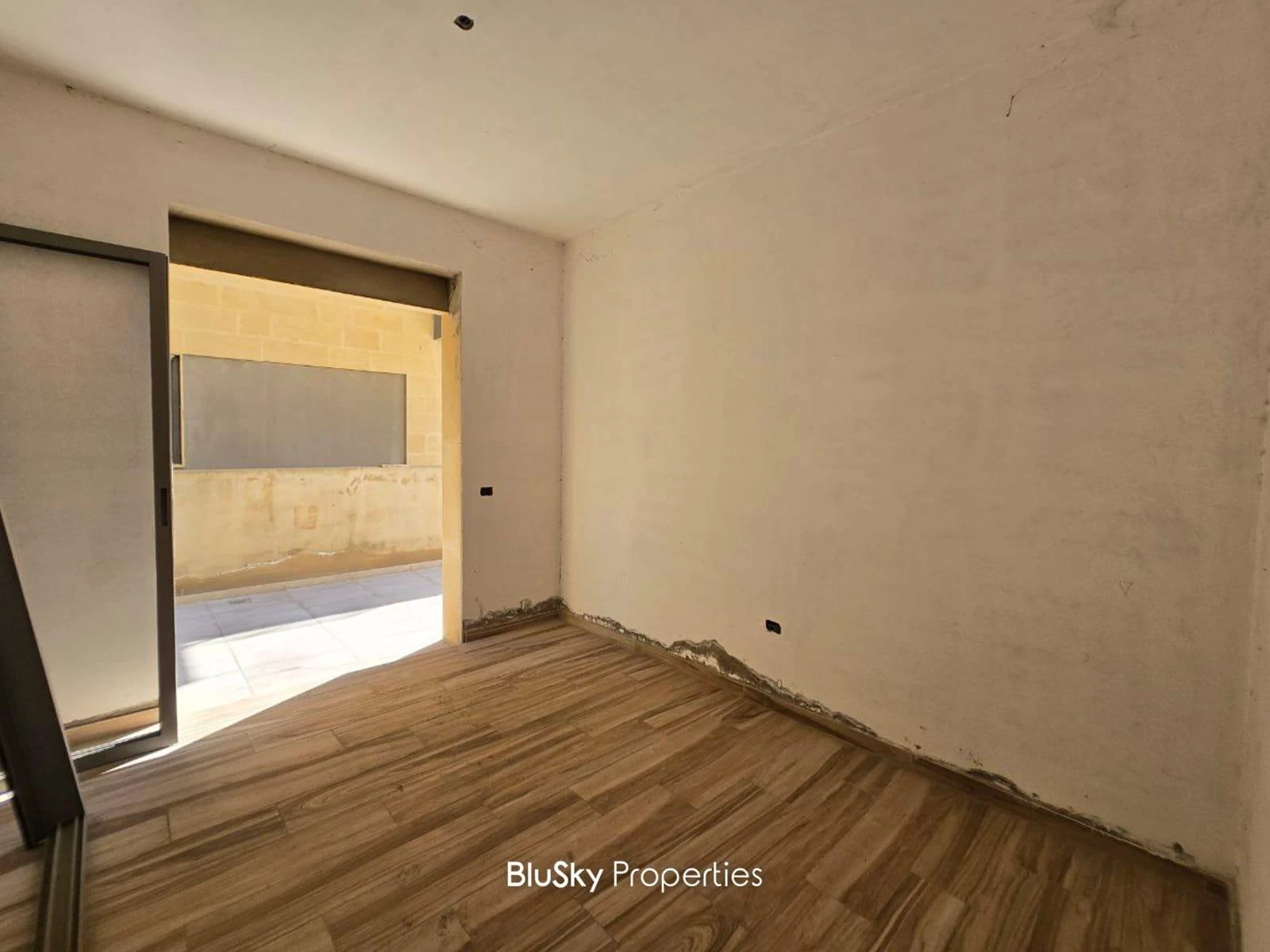 Apartment 150m² Terrace for Sale in Mansourieh — الصورة 4