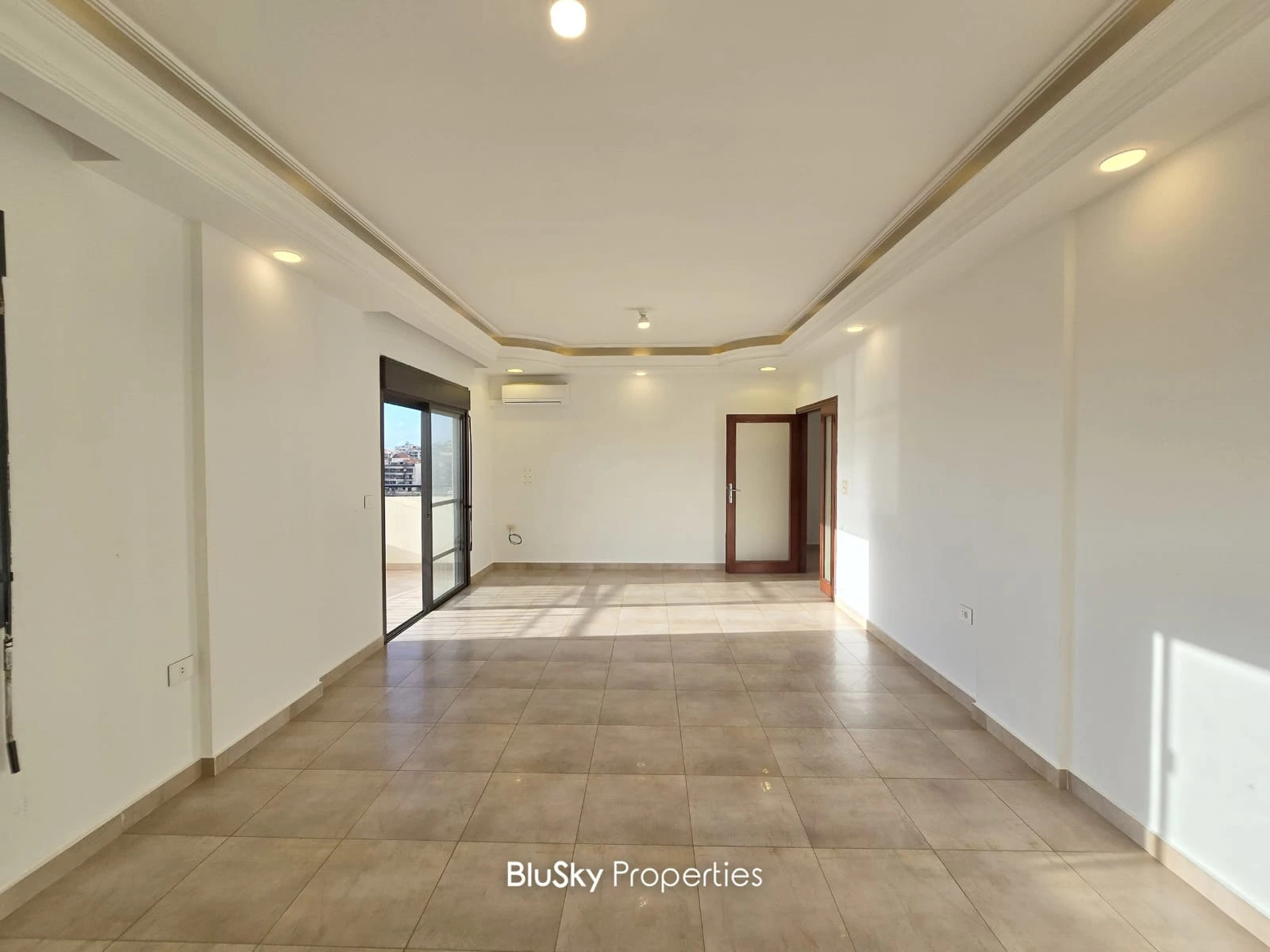 Apartment 160m² with Balcony for Rent in Mansourieh