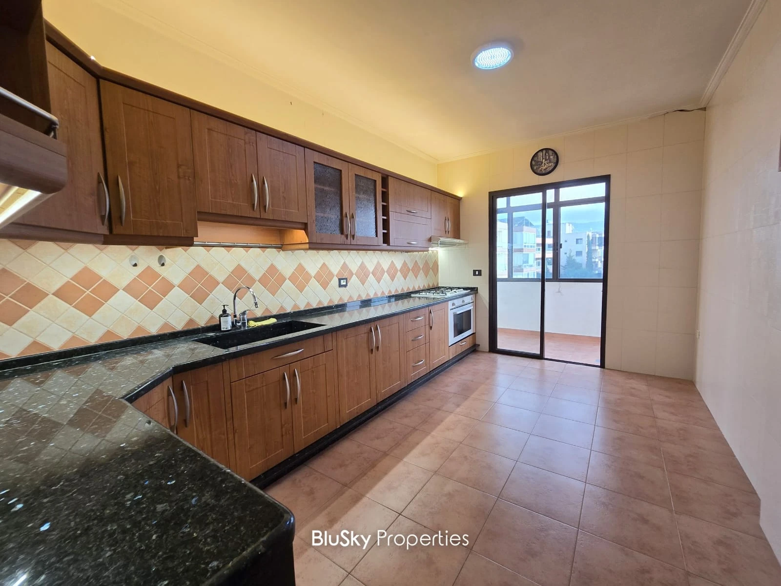 Apartment 160m² with Balcony for Rent in Mansourieh — photo 5