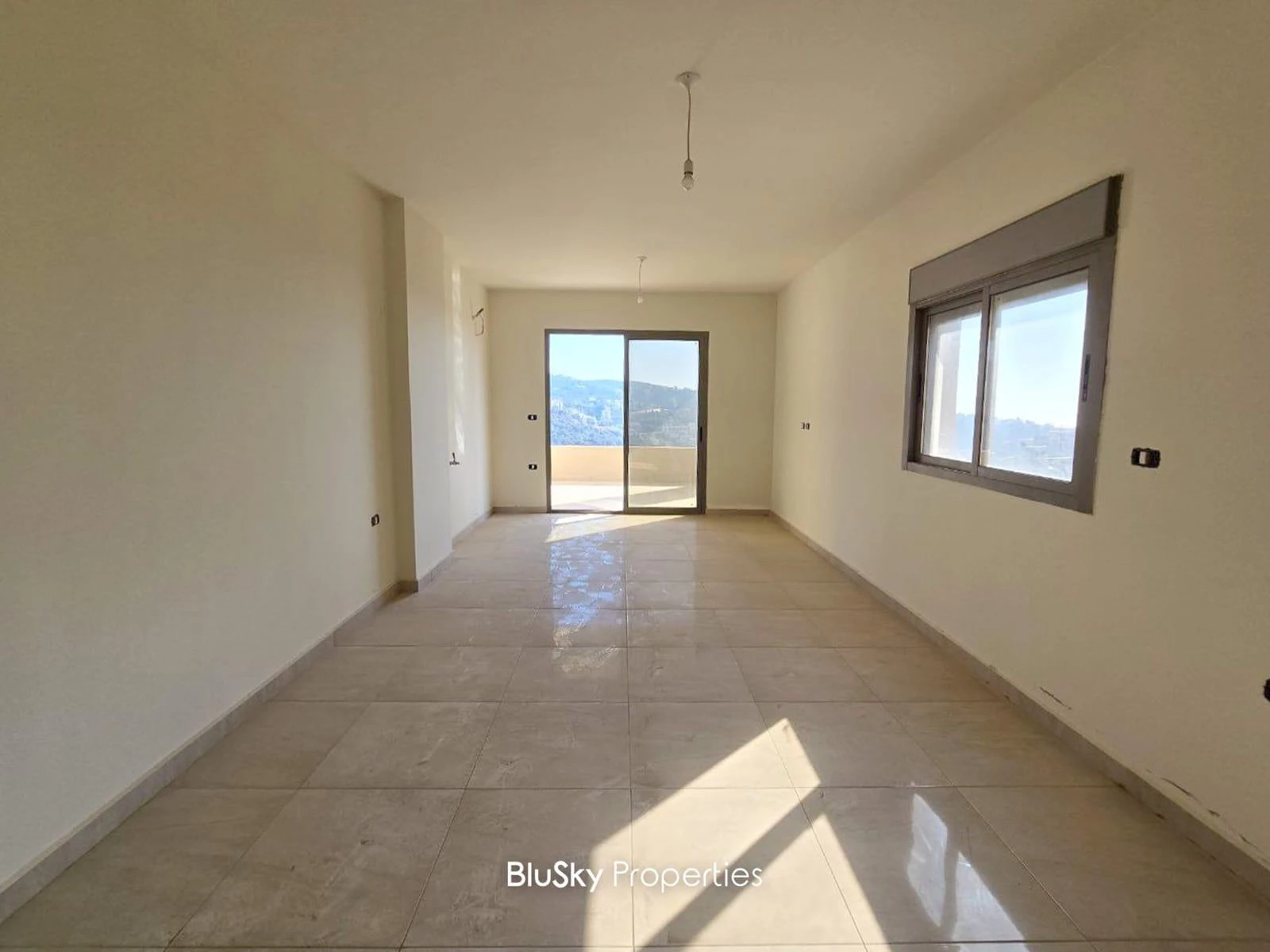 Apartment 160m² Mountain View for Sale in Mansourieh