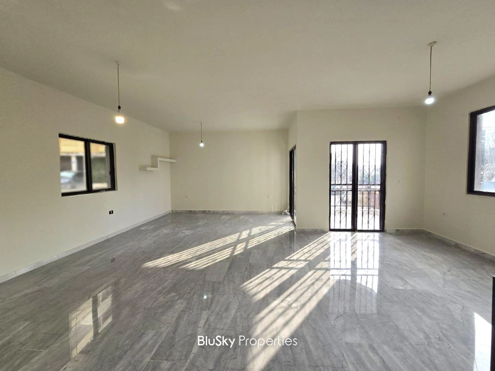 Duplex 165m² Terrace for Rent in Mansourieh — photo 2
