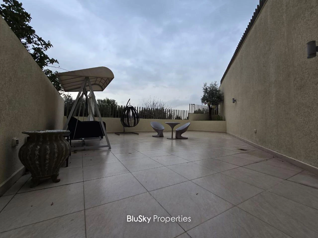 Apartment 170m² Terrace for Sale or Rent in Mansourieh — الصورة 3