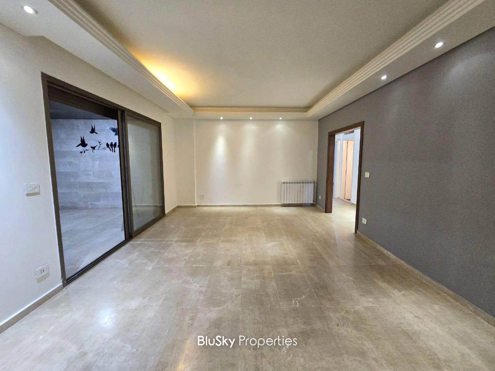 Apartment 170m² Balcony for Rent in Mansourieh