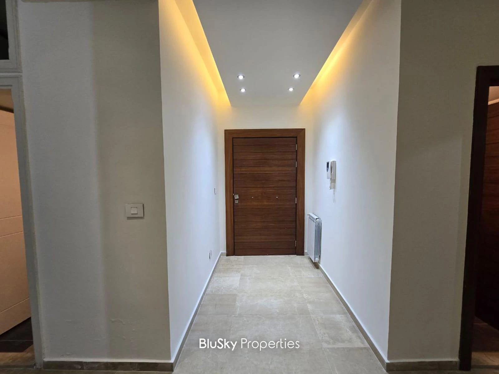 Apartment 170m² Balcony for Rent in Mansourieh — photo 2
