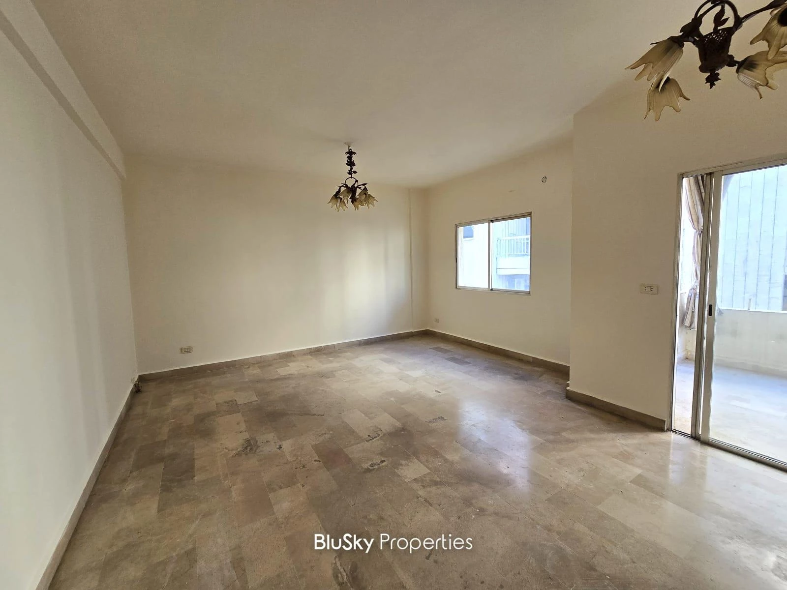 Apartment 180m² Balcony for Rent in Mansourieh — الصورة 2