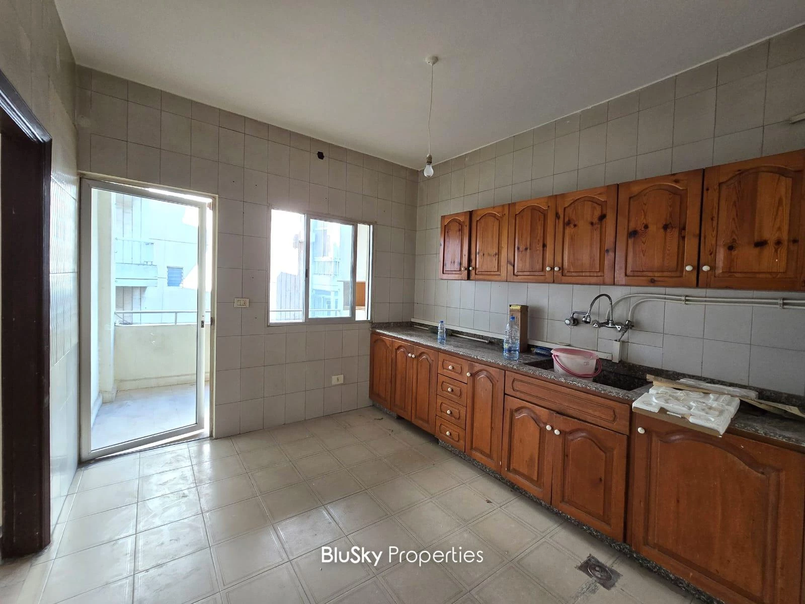 Apartment 180m² Balcony for Rent in Mansourieh — الصورة 3