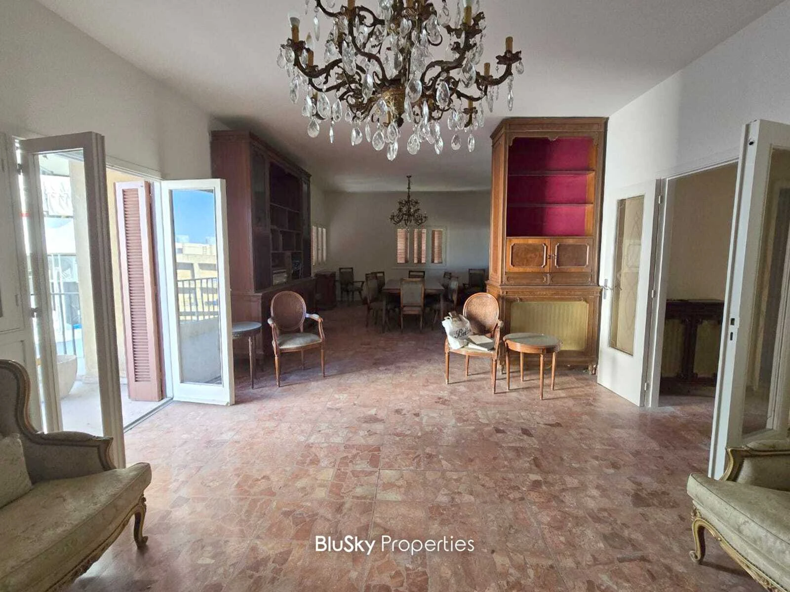 Apartment 200m² for Rent in Mansourieh — photo 2