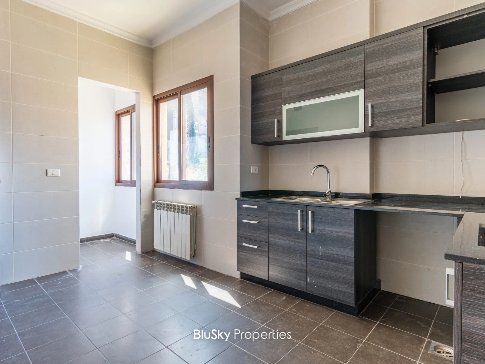 Apartment 220m² with Terrace for Rent in Mansourieh — الصورة 5