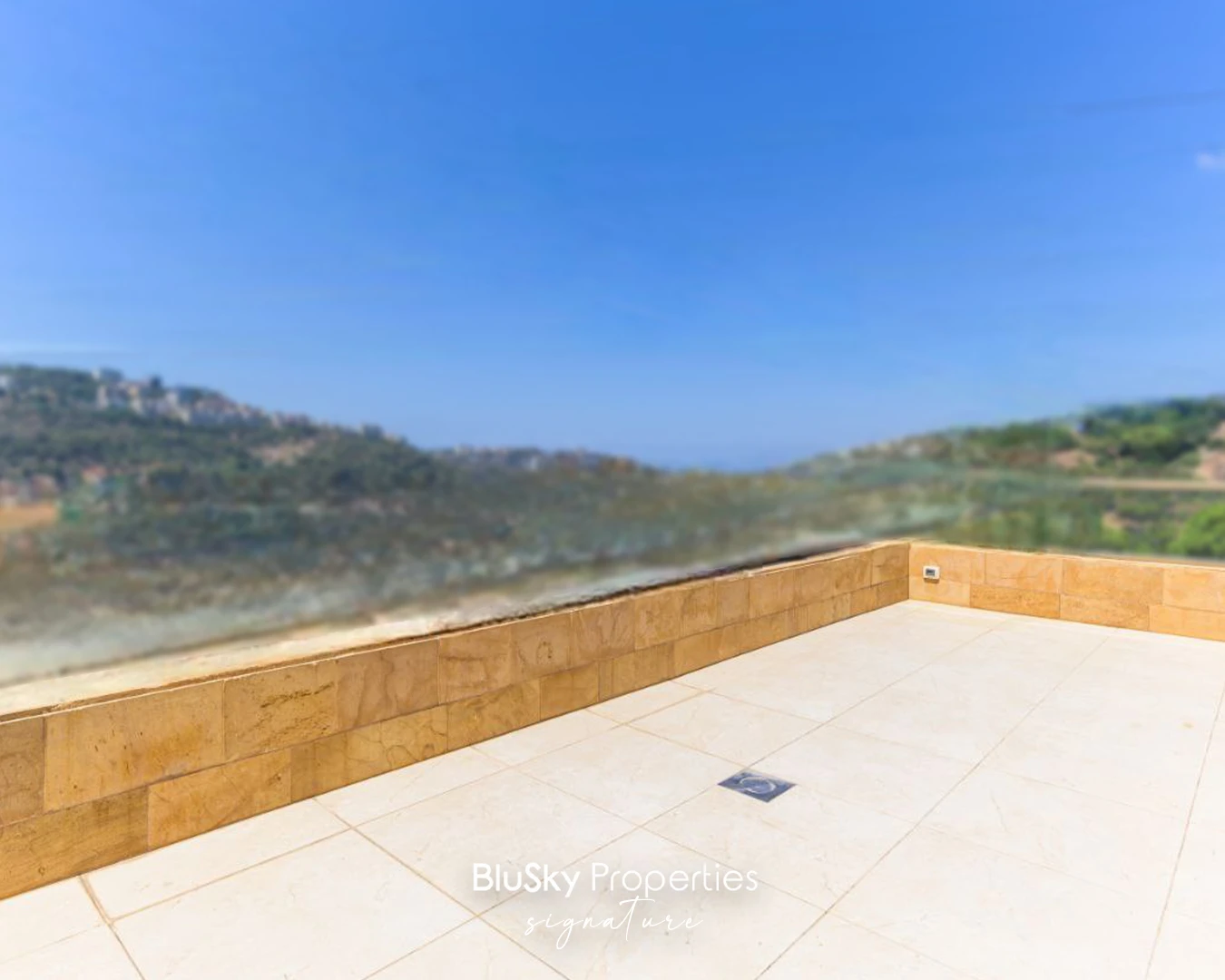 Duplex 220m² with Terrace for Rent in Mansourieh — photo 2