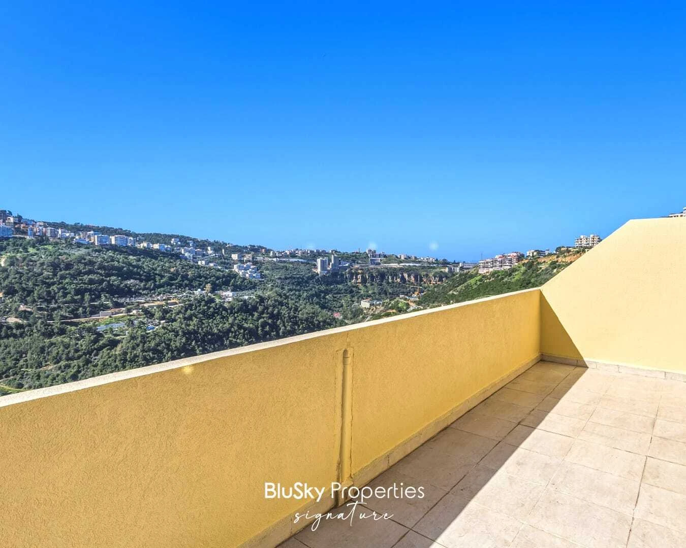 Duplex 220m² with Terrace for Sale in Mansourieh — photo 2