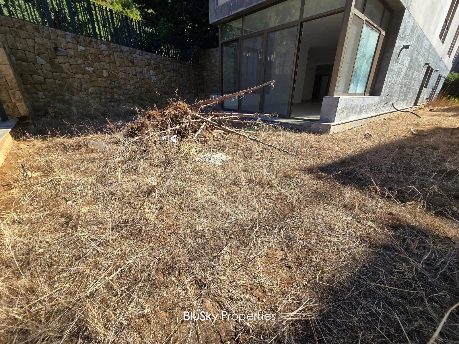 Apartment 220m² Garden for Sale in Mansourieh — photo 2
