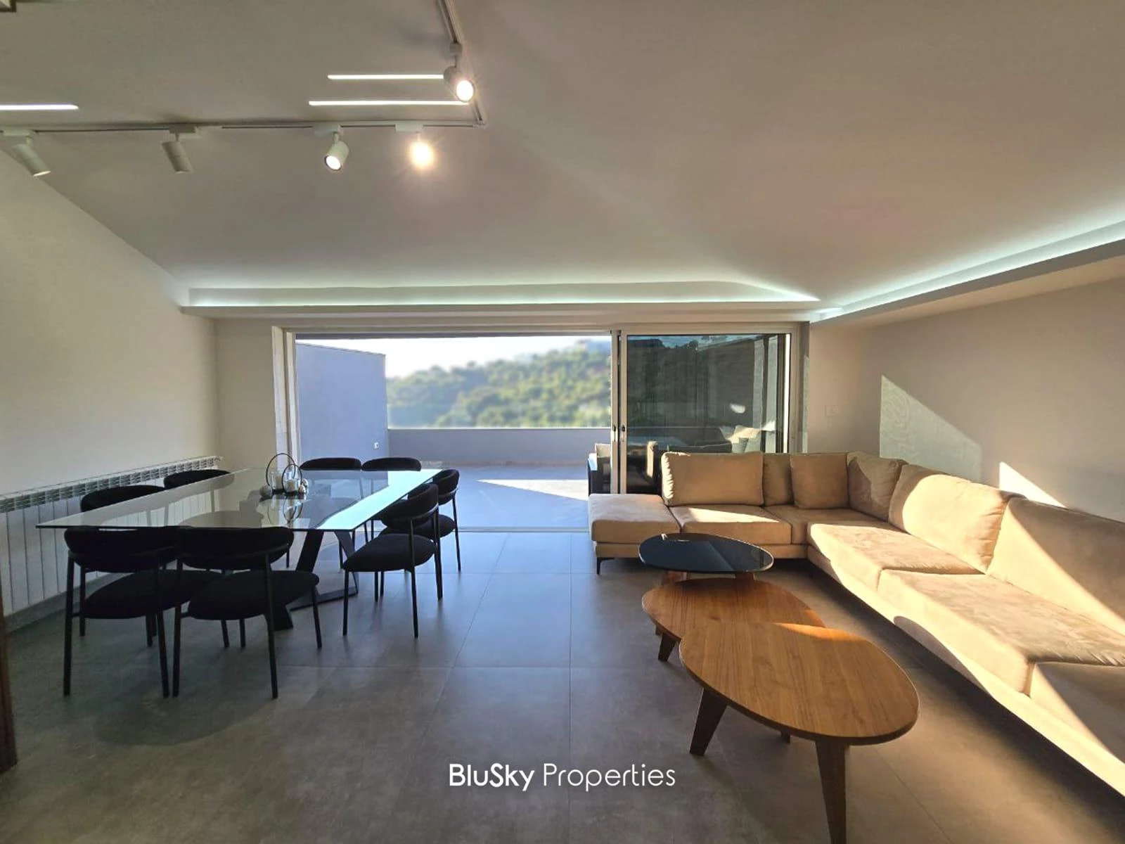Duplex 230m² Sea View for Rent in Mansourieh — الصورة 3