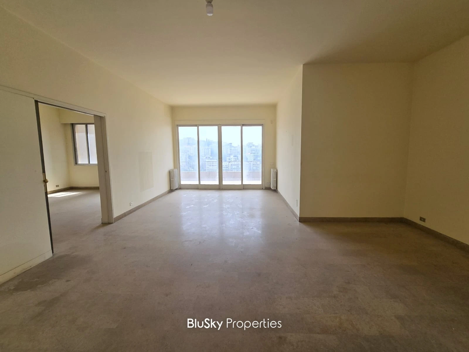 Apartment 240m² with Mountain View for Sale in Mansourieh