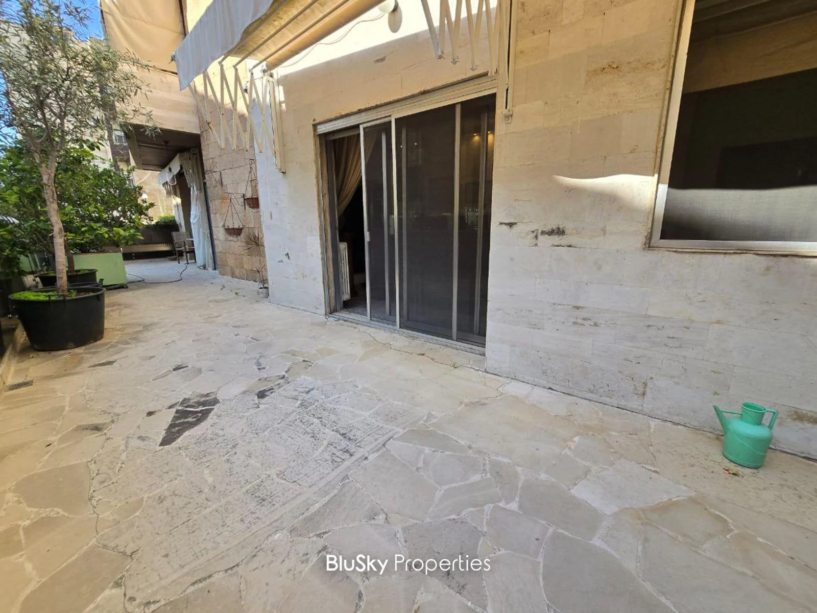 Apartment 240m² Terrace for Sale in Mansourieh — الصورة 2