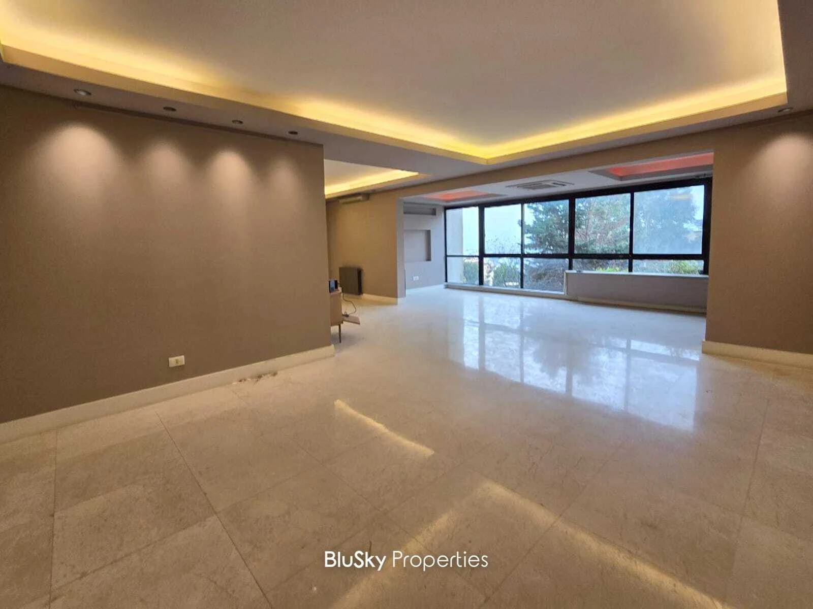 Apartment 250m² Sea View for Rent in Mansourieh