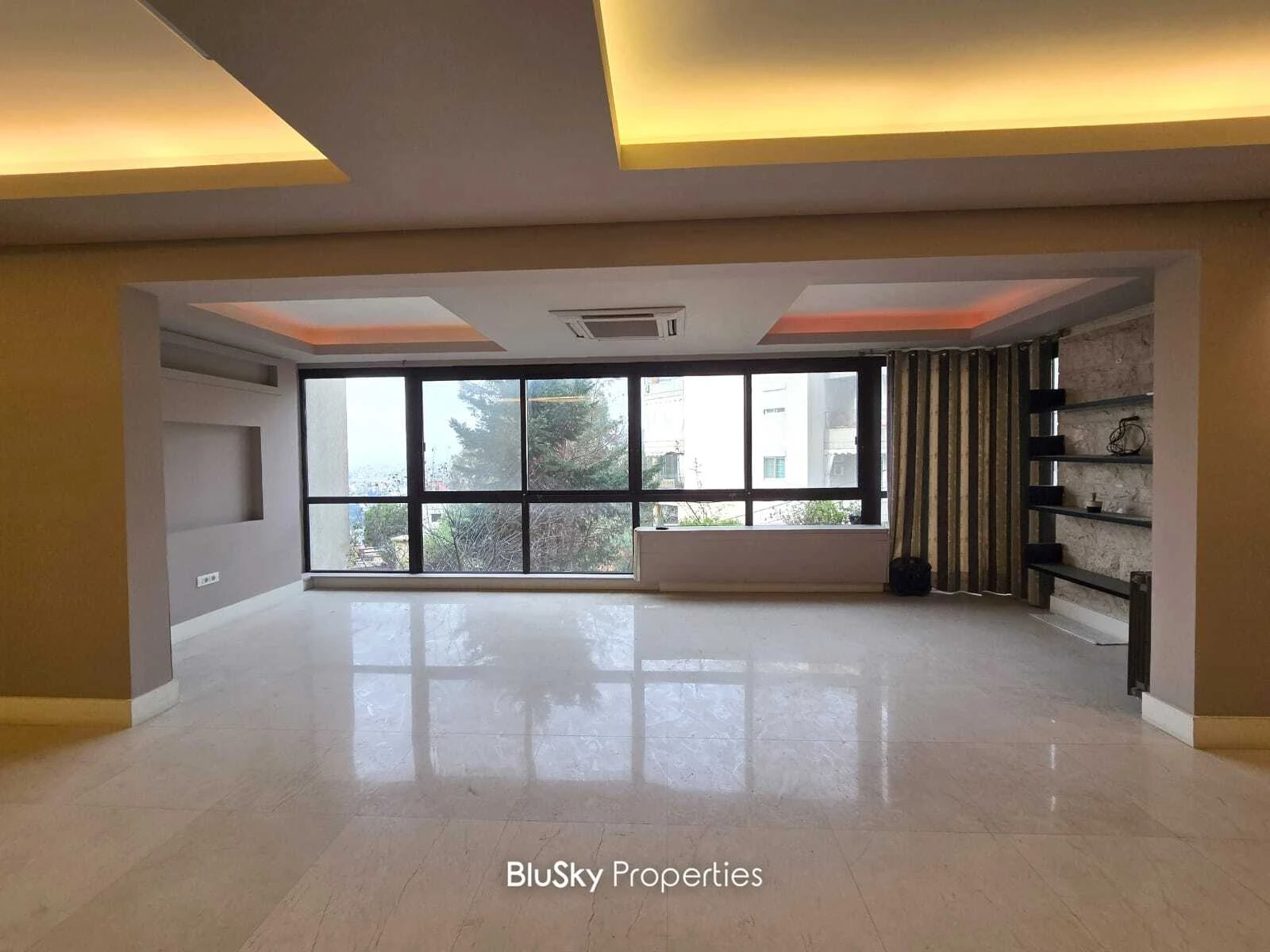 Apartment 250m² Sea View for Rent in Mansourieh — الصورة 3