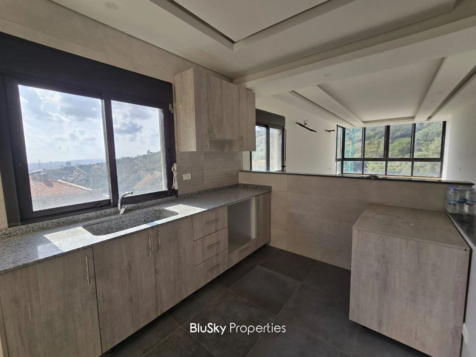 Duplex 250m² Terrace for Rent in Mansourieh — photo 4