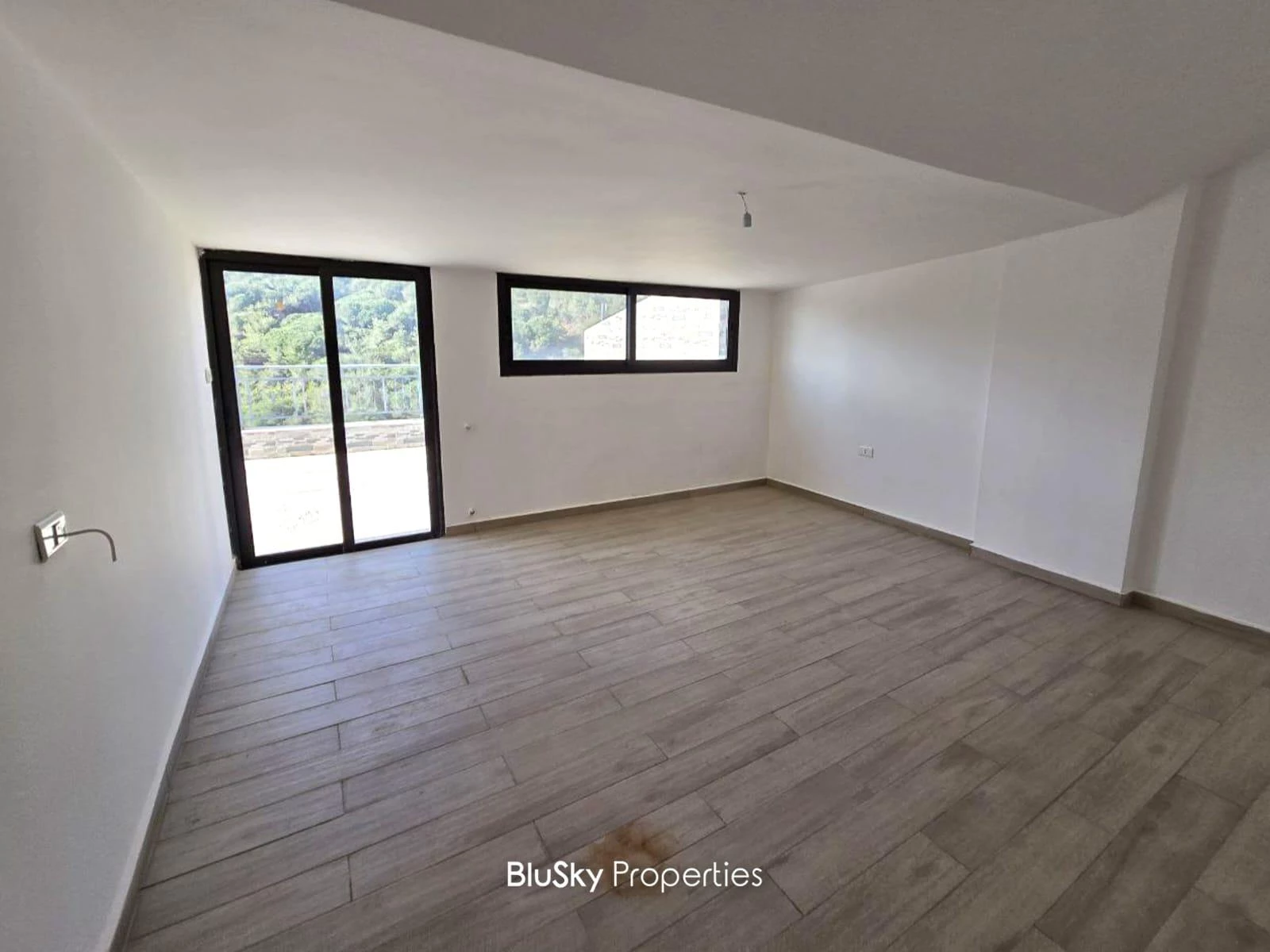 Duplex 250m² Terrace for Rent in Mansourieh — photo 5