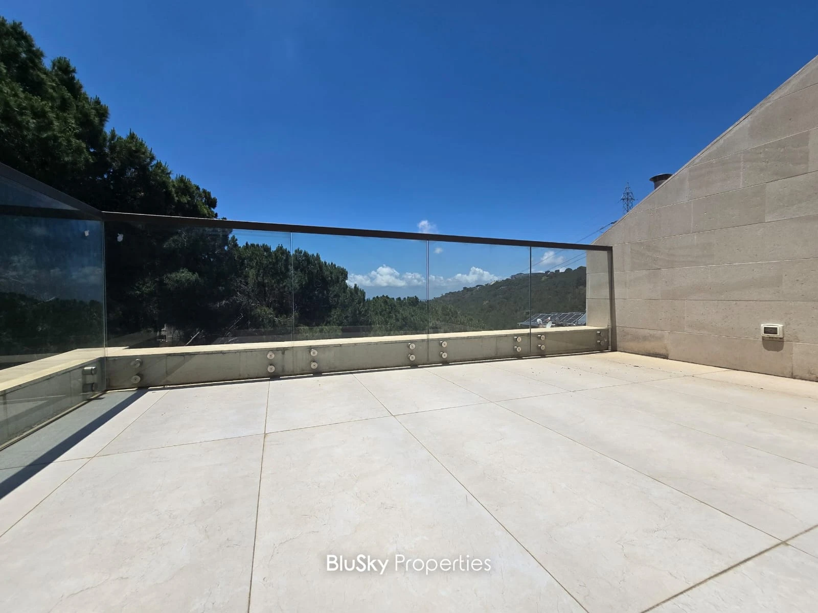Duplex 257m² with Sea View for Sale in Mansourieh — photo 2