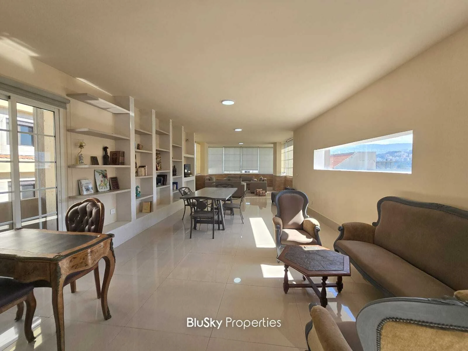 Duplex 340m² with Terrace for Rent in Mansourieh
