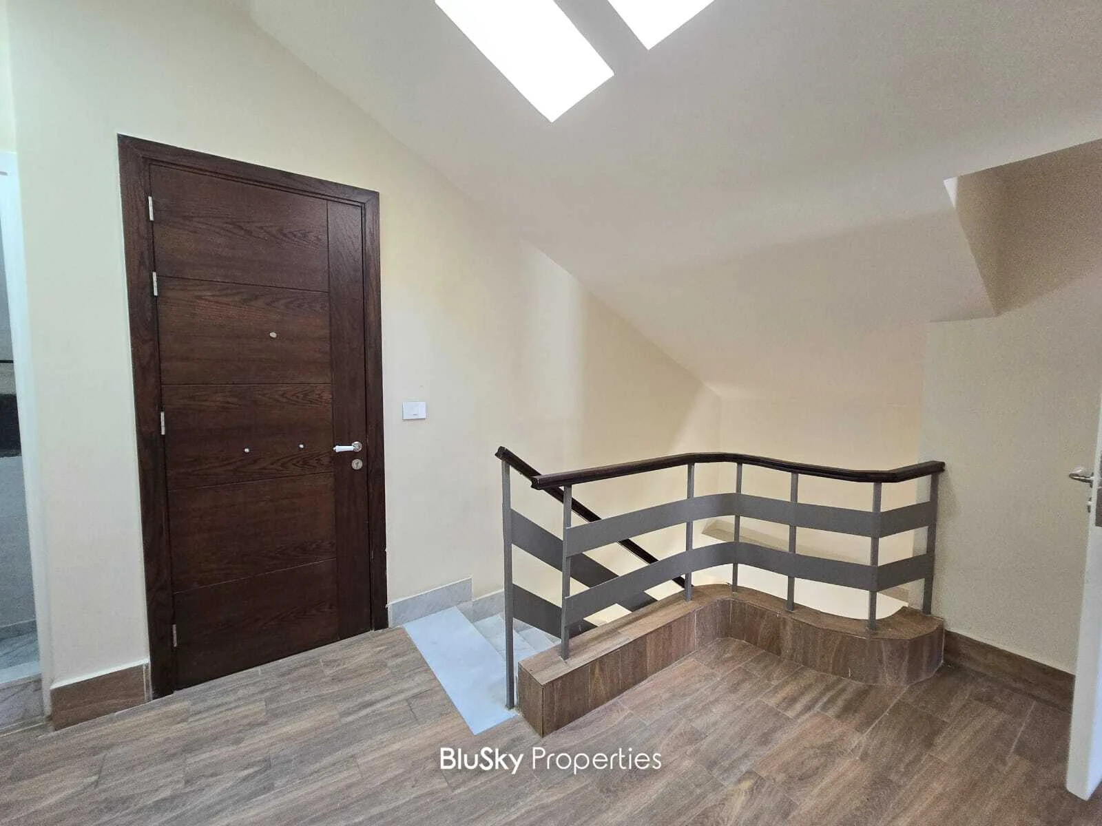 Duplex 340m² with Terrace for Rent in Mansourieh — photo 4
