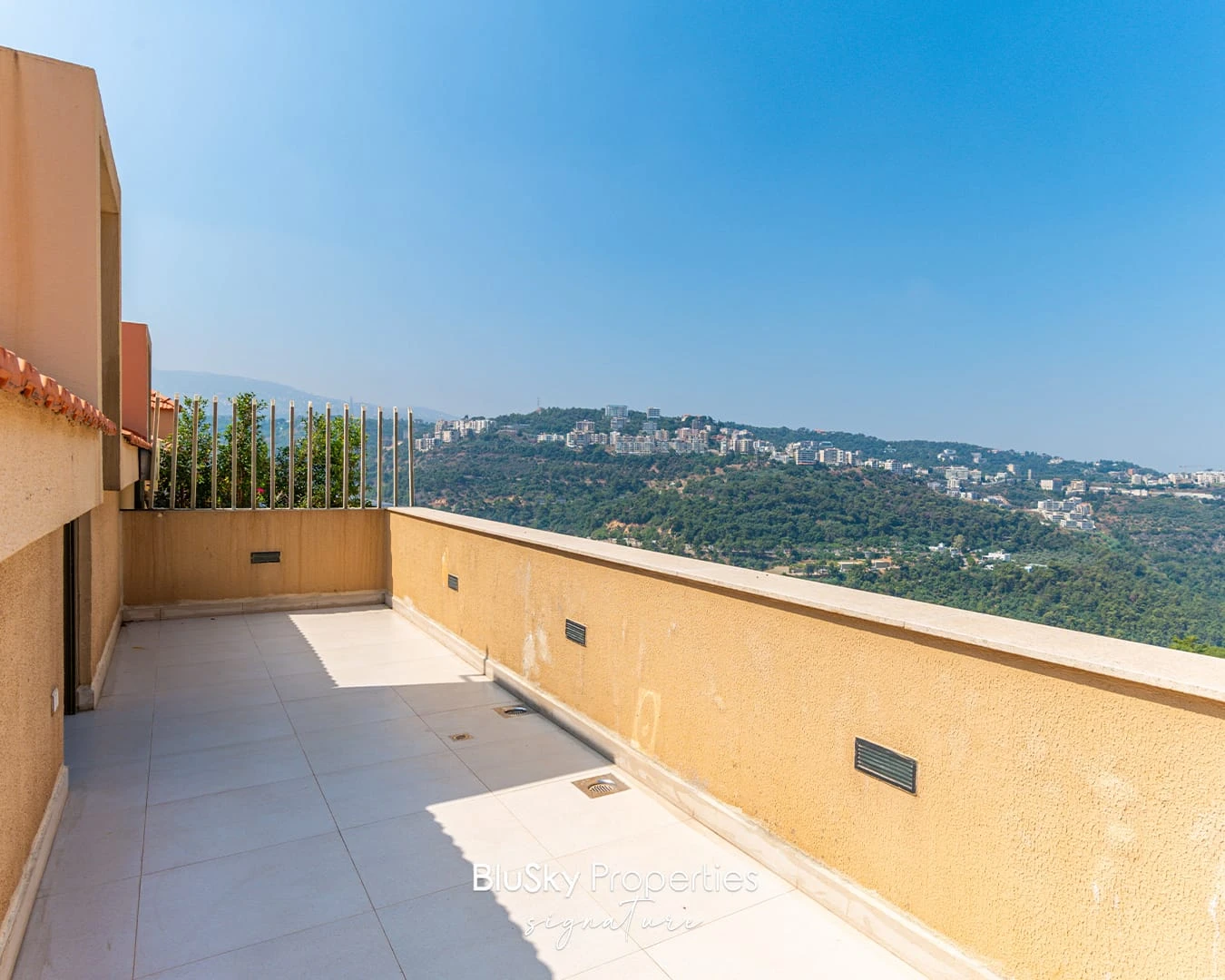 Duplex 340m² with Terrace for Sale in Mansourieh — photo 2