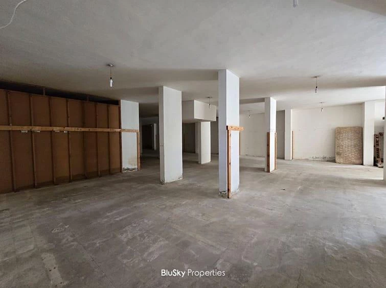 Warehouse 400m² for Rent in Mansourieh