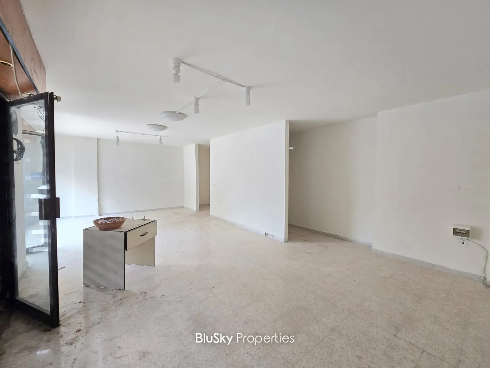 Shop 60m² for Rent in Mansourieh — الصورة 2