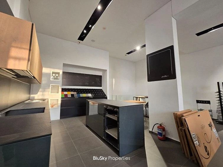 Showroom 700m² for Rent in Mansourieh — الصورة 5