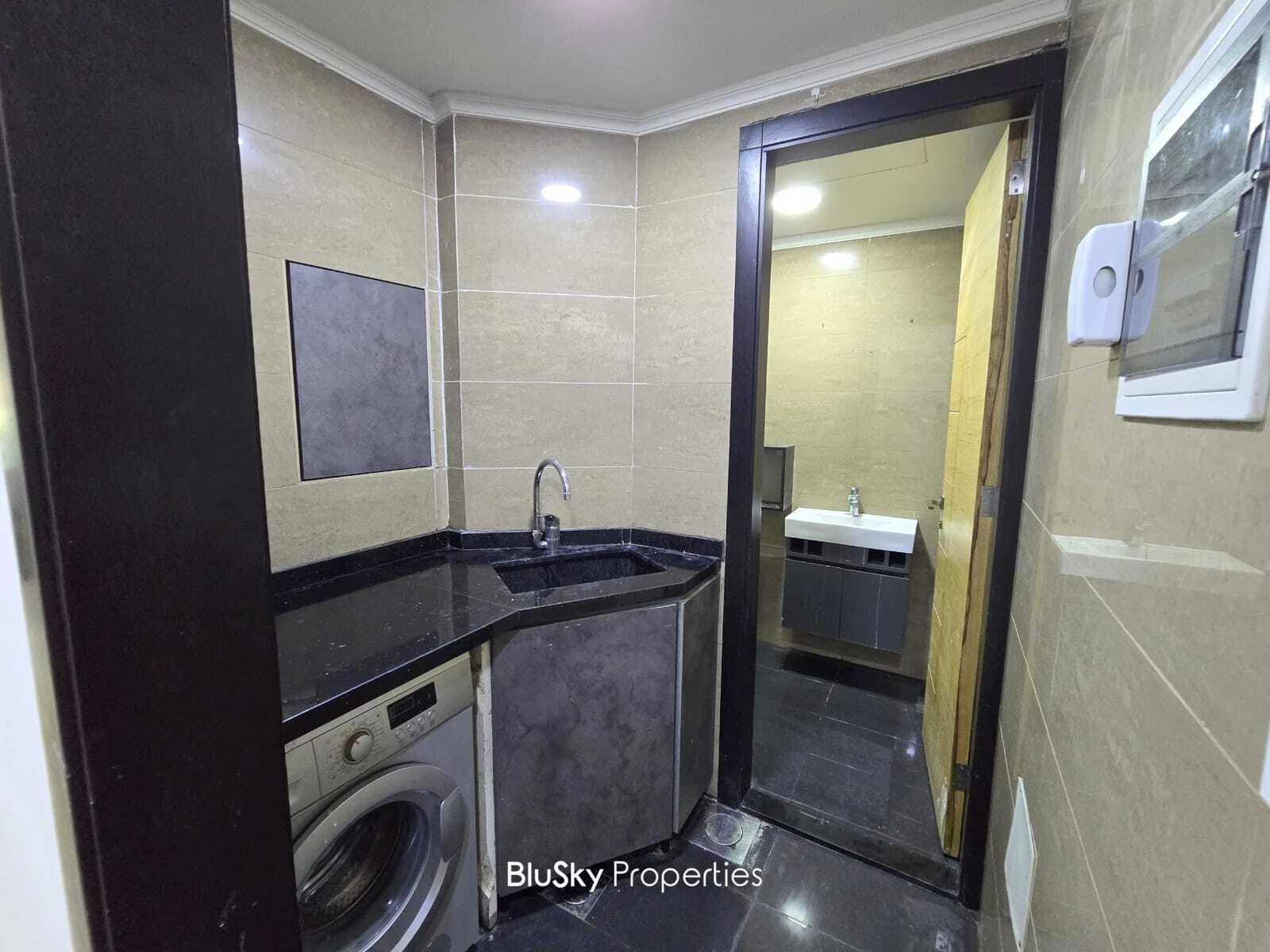 Apartment 70m² Terrace for Rent in Mansourieh — photo 5