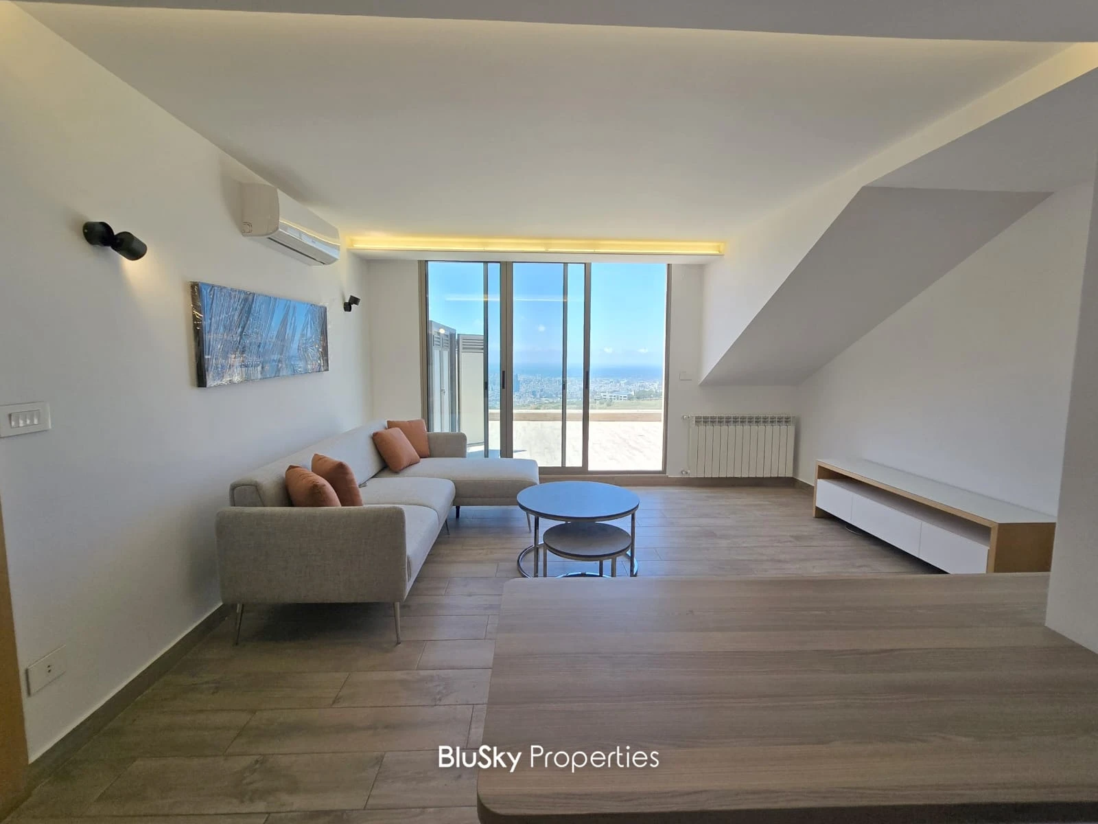 Apartment 80m² with Terrace for Rent in Mansourieh