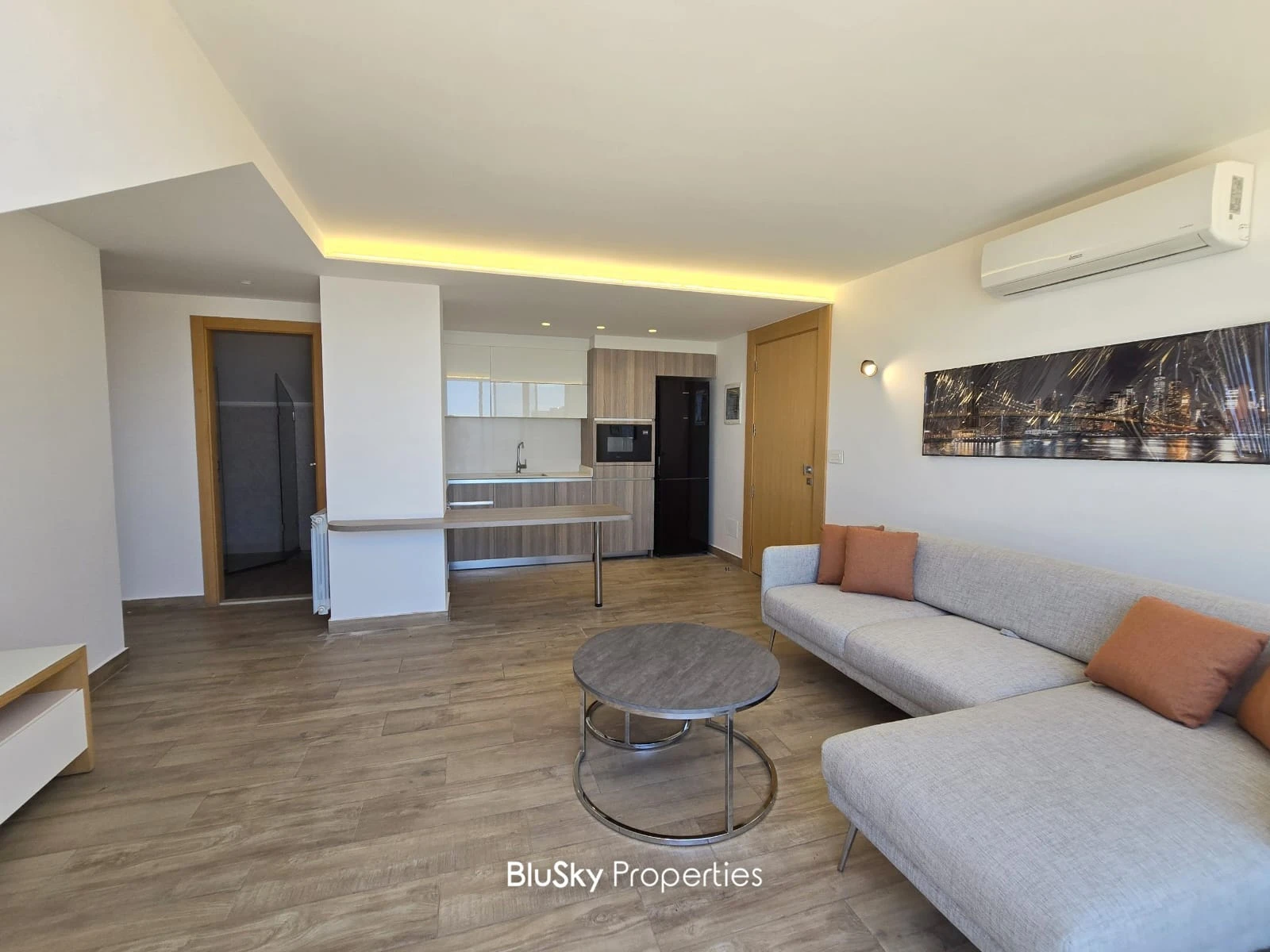Apartment 80m² with Terrace for Rent in Mansourieh — photo 2