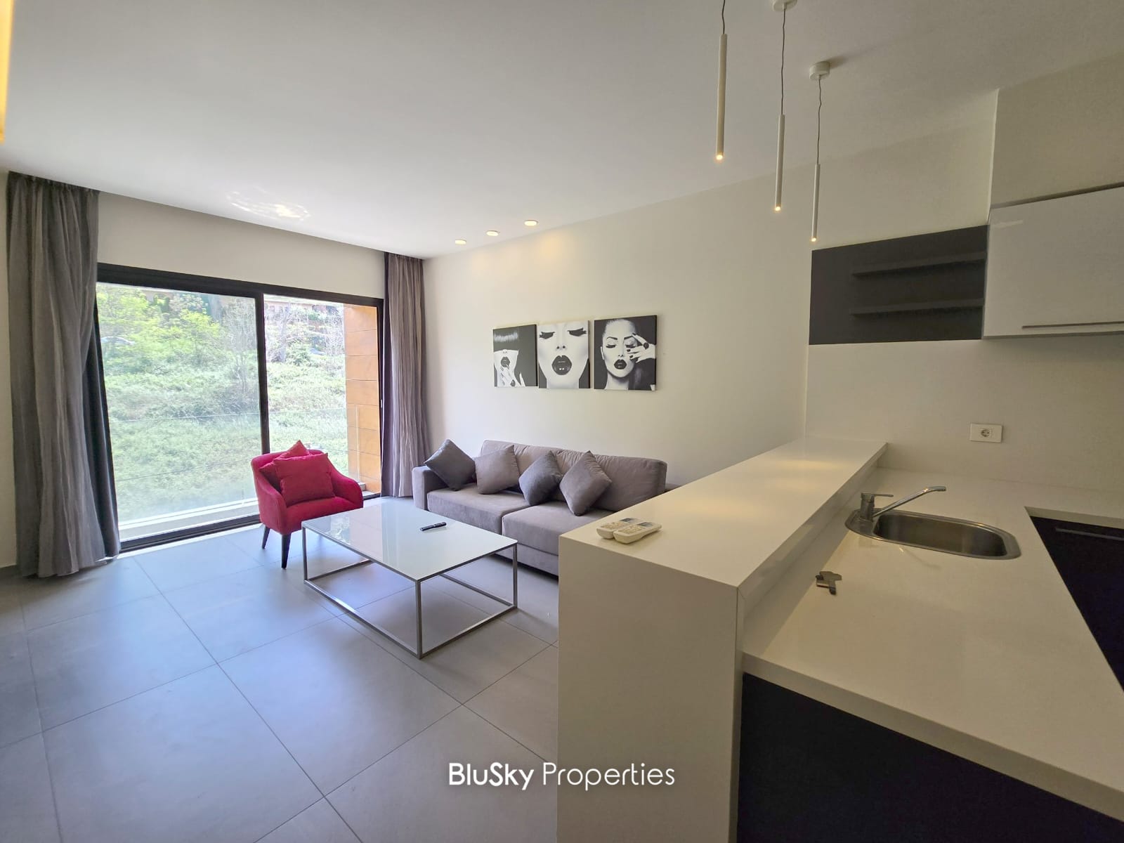 Apartment 80m² with Mountain View for Rent in Mansourieh