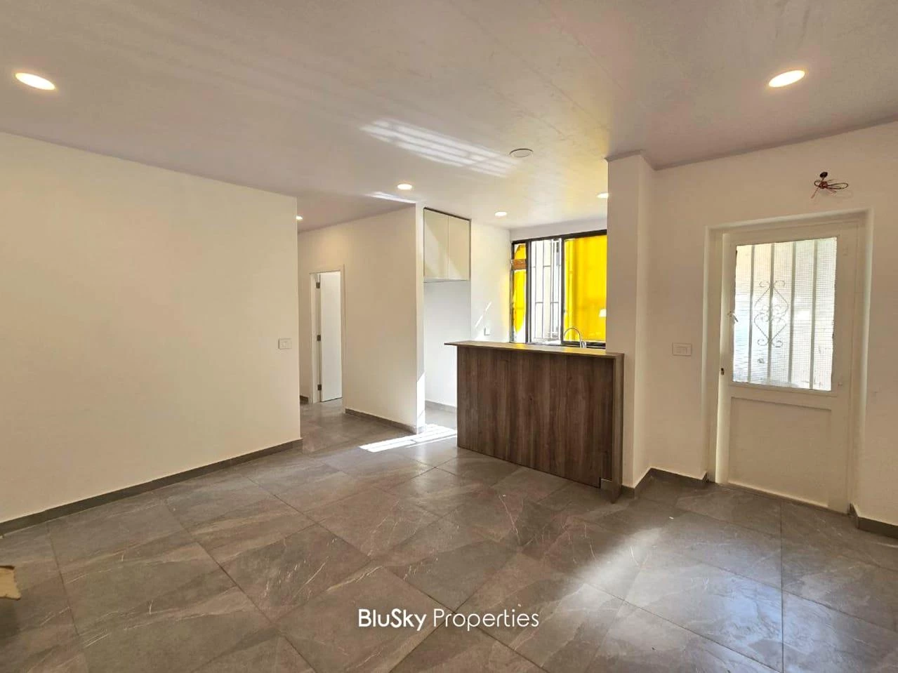Apartment 80m² for Rent in Mansourieh