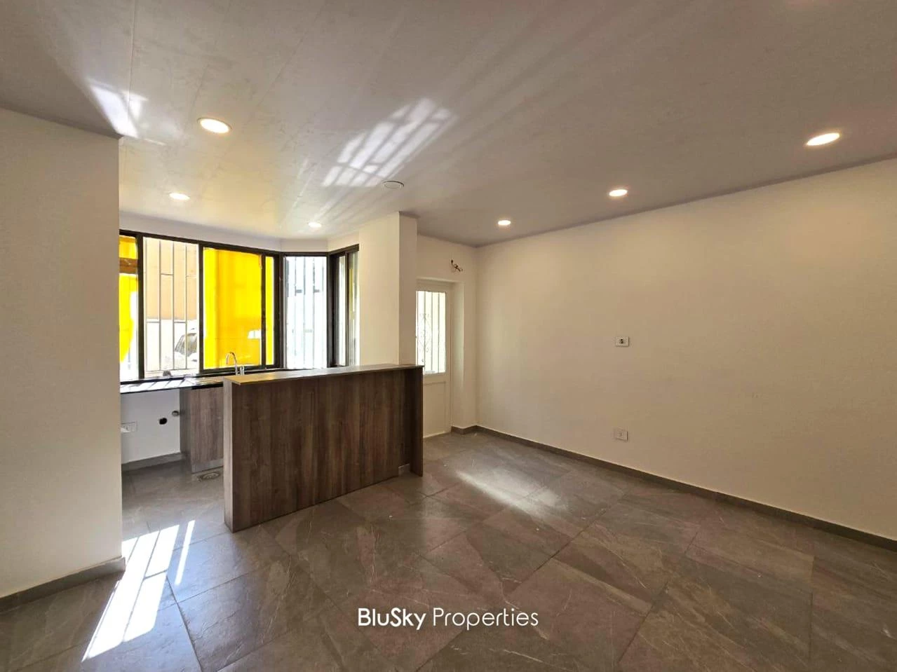 Apartment 80m² for Rent in Mansourieh — photo 2