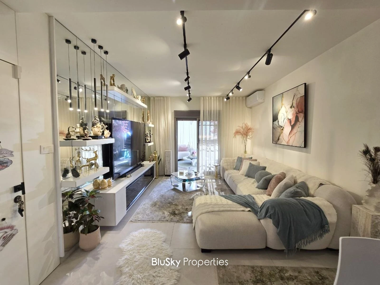 Apartment 80m² for Sale in Mansourieh