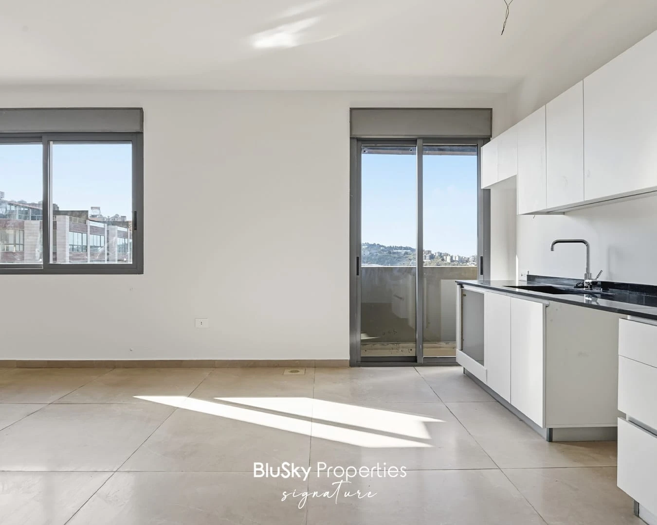 Apartment 83m² with Sea View for Rent in Mansourieh